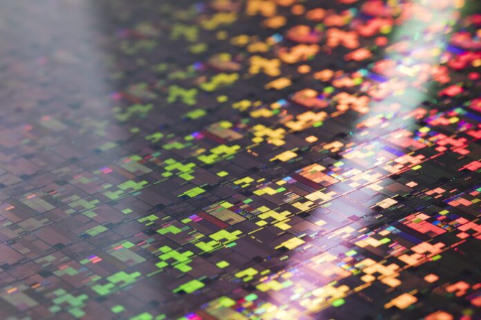 IBM y Samsung presentan un avance en semiconductores