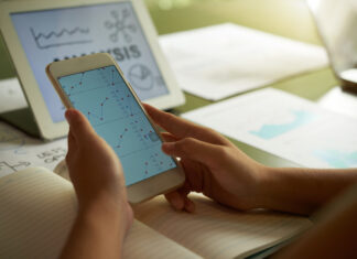 Cómo los siete mil millones de smartphones que hay en el mundo podrían afectar la sostenibilidad de los centros de datos
