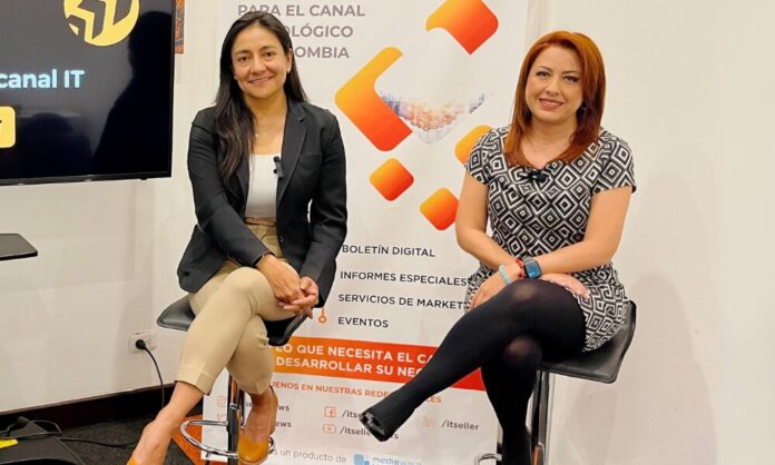 Ivette Mora y Adriana Triana.