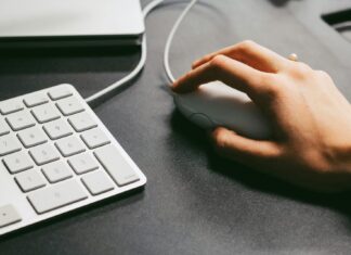 Dejar al mouse trabajando en Navidad: una tradición que podría costar la seguridad Kaspersky advirtió sobre la ciberseguridad en las fiestas.