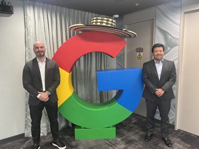 Marcel Silva y Juan Pablo Consuegra, de Google.
