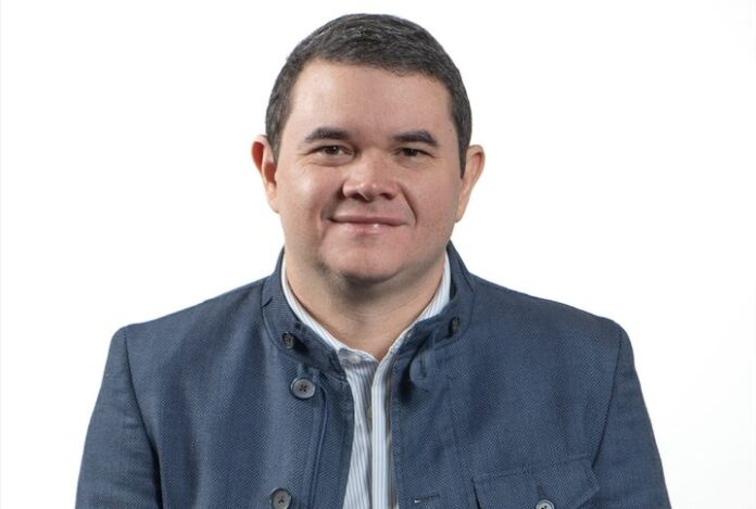 Fabio Meza, Latam Sales Engineer Manager en Licencias OnLine Fabio Meza, Latam Sales Engineer Manager en Licencias OnLine.