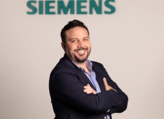 Siemens premia las mejores iniciativas tecnológicas presentadas por estudiantes universitarios a nivel regional Santiago Thomassey, country manager de Siemens para Perú, Ecuador y Bolivia.