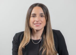 Claves para impulsar su oferta de la mano de Acronis y Licencias OnLine Mariela Giussani, BDM de Acronis en Licencias OnLine.