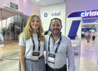 Giselle Ruiz Lanza, de Intel: “Estamos abocados a entender el momento de la adopción de la IA en los clientes” Giselle Ruiz Lanza, Vicepresidenta del Grupo de Ventas y Marketing de Intel para América Latina, y Gonzalo de la Fuente, Director de Ventas y Distribución de Canales para Latinoamérica en Intel