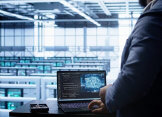 Mantenimiento impulsado por IA: la clave para la eficiencia, la resiliencia y la sostenibilidad en los centros de datos Schneider Electric - Mantenimiento impulsado por IA la clave para la eficiencia 2