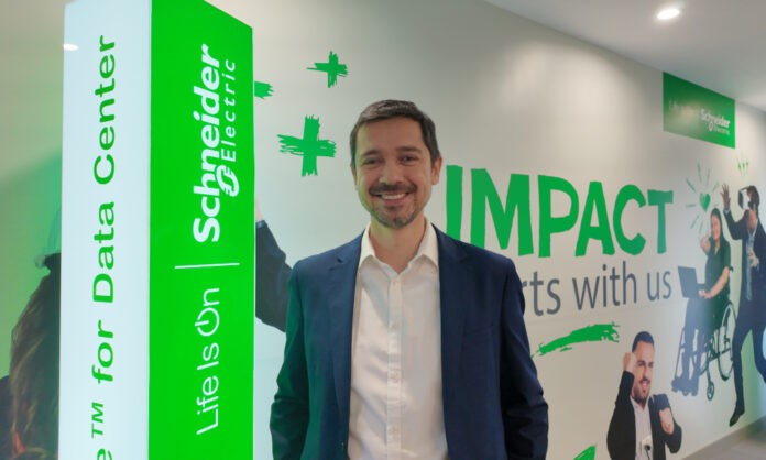 Gabriel Estay, Director del área de Secure Power y Data Center para el clúster Andino de Schneider Electric Gabriel Estay, Director del área de Secure Power y Data Center para el clúster Andino de Schneider Electric