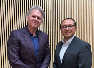 AMD y el NLHPC de Chile firman un MOU para acelerar la nueva era de la supercomputación pública Keith Strier, Senior Vice President, Global AI Markets; e Hiram Monroy, Senior Commercial Manager for Spanish Latin America; de AMD.