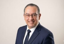 TechZone POS en Colombia inicia expansión para canales Retrato profesional de Francisco Romero, Director Comercial de TechZone POS en Colombia, quien lidera la estrategia regional de la marca para fortalecer el ecosistema de soluciones de punto de venta y movilidad empresarial.