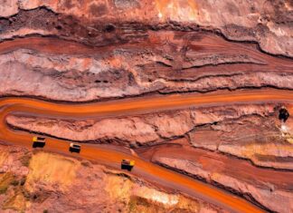 Minería sustentable: enfriamiento líquido reduce 91% el consumo de agua en data centers Schneider Electric ha desarrollado soluciones de enfriamiento líquido diseñadas para centros de datos de alta densidad.