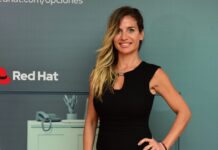 El desafío de gobernar la IA agéntica de la mano de Red Hat Victoria Martínez, Gerente de plataformas de IA para Latinoamérica en Red Hat.