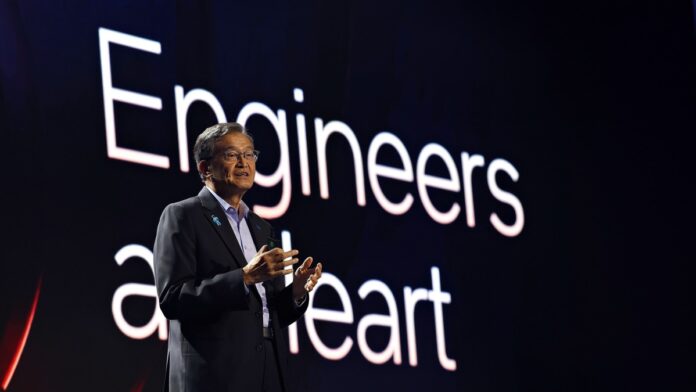 El CEO de Intel, Lip-Bu Tan, brinda su charla plenaria en Computex 2026 en Taipei - Taiwan.