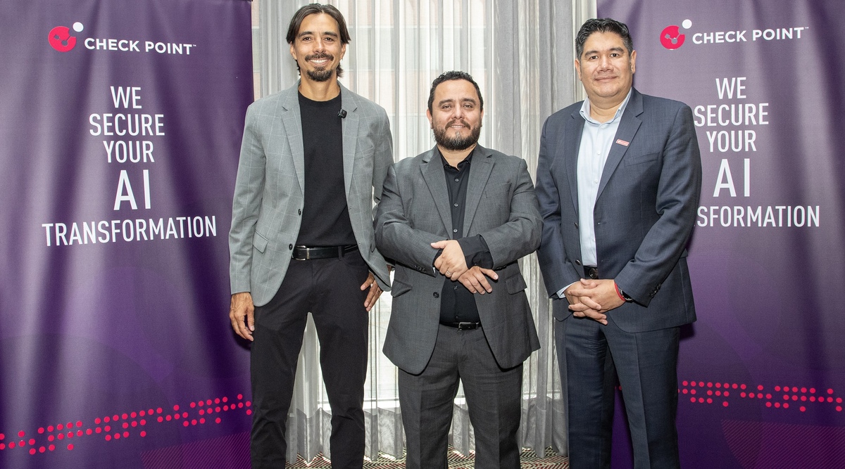 Manuel Ropdríguez, Gerente de Ingeniería en NoLA de Check Point; Ángel Salazar, Gerente de Canales en Latam de Check Point, y Emanuel Ruiz, Director de Canales en Latam de Check Point.