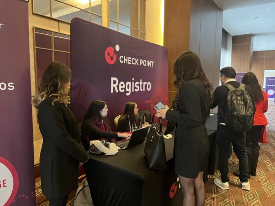 Recepci&oacute;n del Check Point Advantage en Bogot&aacute;.