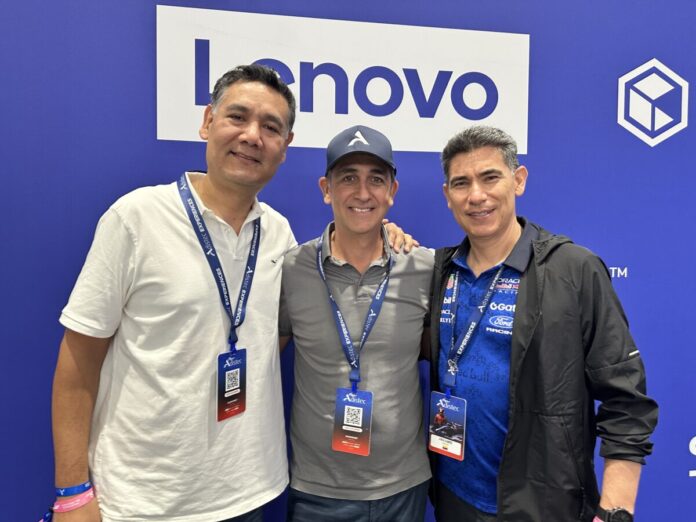 Equipo de Lenovo. Equipo de Lenovo durante Adistec Connect F1 Experience.