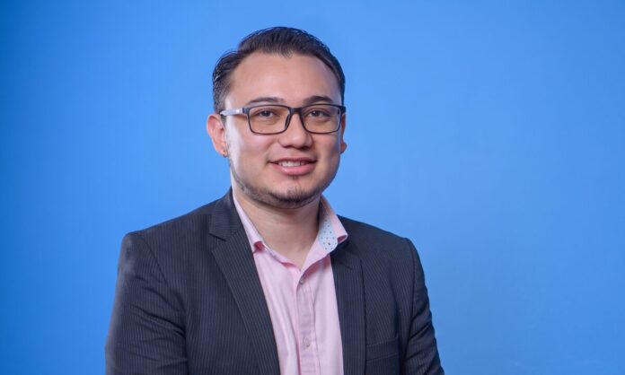 Edison Jair Pedraza Guerrero, Presales Engineer de Red Hat en Licencias OnLine. Edison Jair Pedraza Guerrero, Presales Engineer de Red Hat en Licencias OnLine.