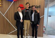 Red Hat impulsa las finanzas abiertas y la hiper-personalización en el sector financiero Juan Naranjo, Julio Edel Angulo y Jorge Niño, de Red Hat.