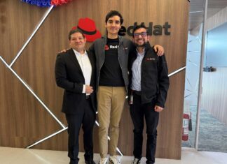 Red Hat impulsa las finanzas abiertas y la hiper-personalización en el sector financiero Juan Naranjo, Julio Edel Angulo y Jorge Niño, de Red Hat.