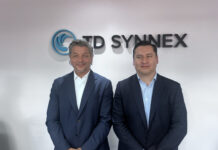 TD SYNNEX transforma su oferta de endpoints en Colombia y Ecuador con soluciones y gran apoyo financiero Darío Pariente, Senior Director de Endpoint Solutions para la región Multicountry Area (MCA); y Ricardo Caballero, General Manager TD Synnex Colombia y Ecuador.