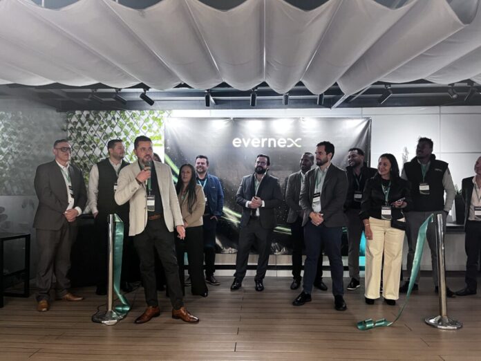 Evernex. Evernex celebró la apertura de sus oficinas en Bogotá.